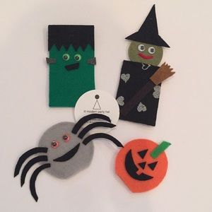 Set of 4 Halloween finger puppets